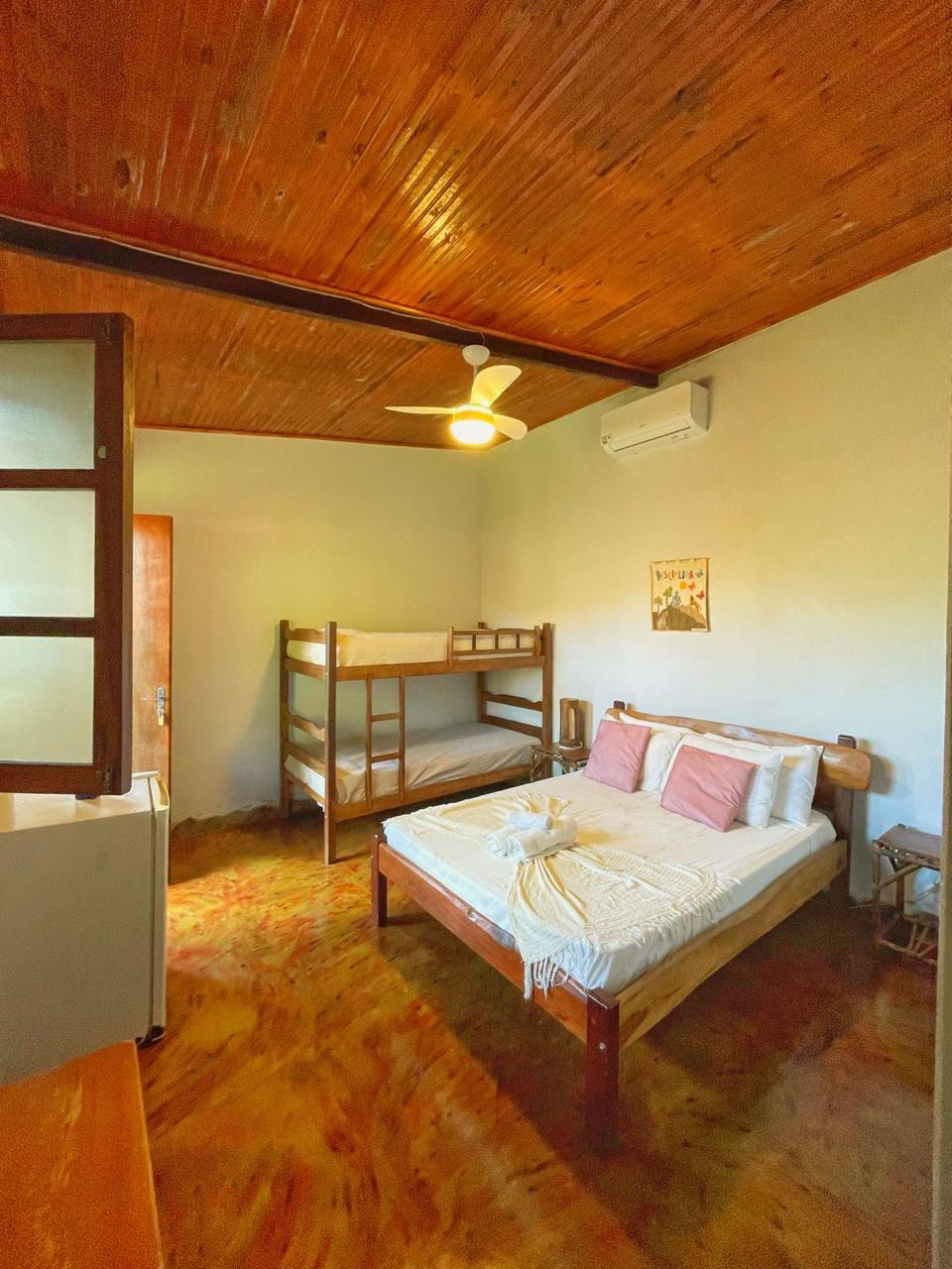 Quarto 08 (TRIPLO)